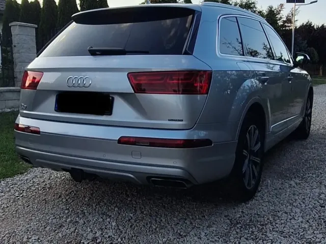 Audi Q7 - фото 4