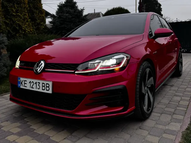 Volkswagen Golf GTI - фото 2