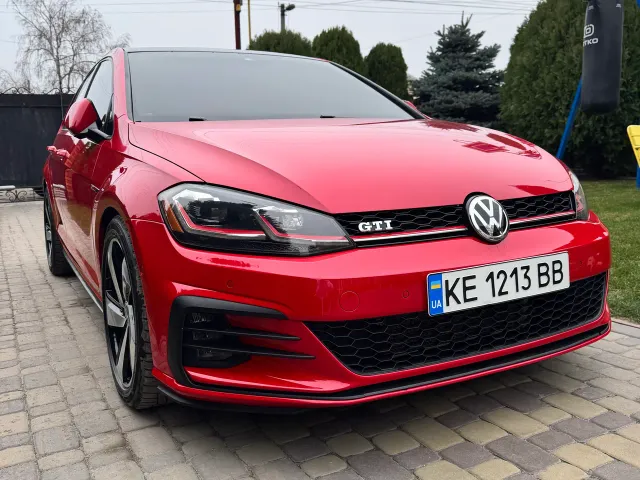 Volkswagen Golf GTI - фото 1