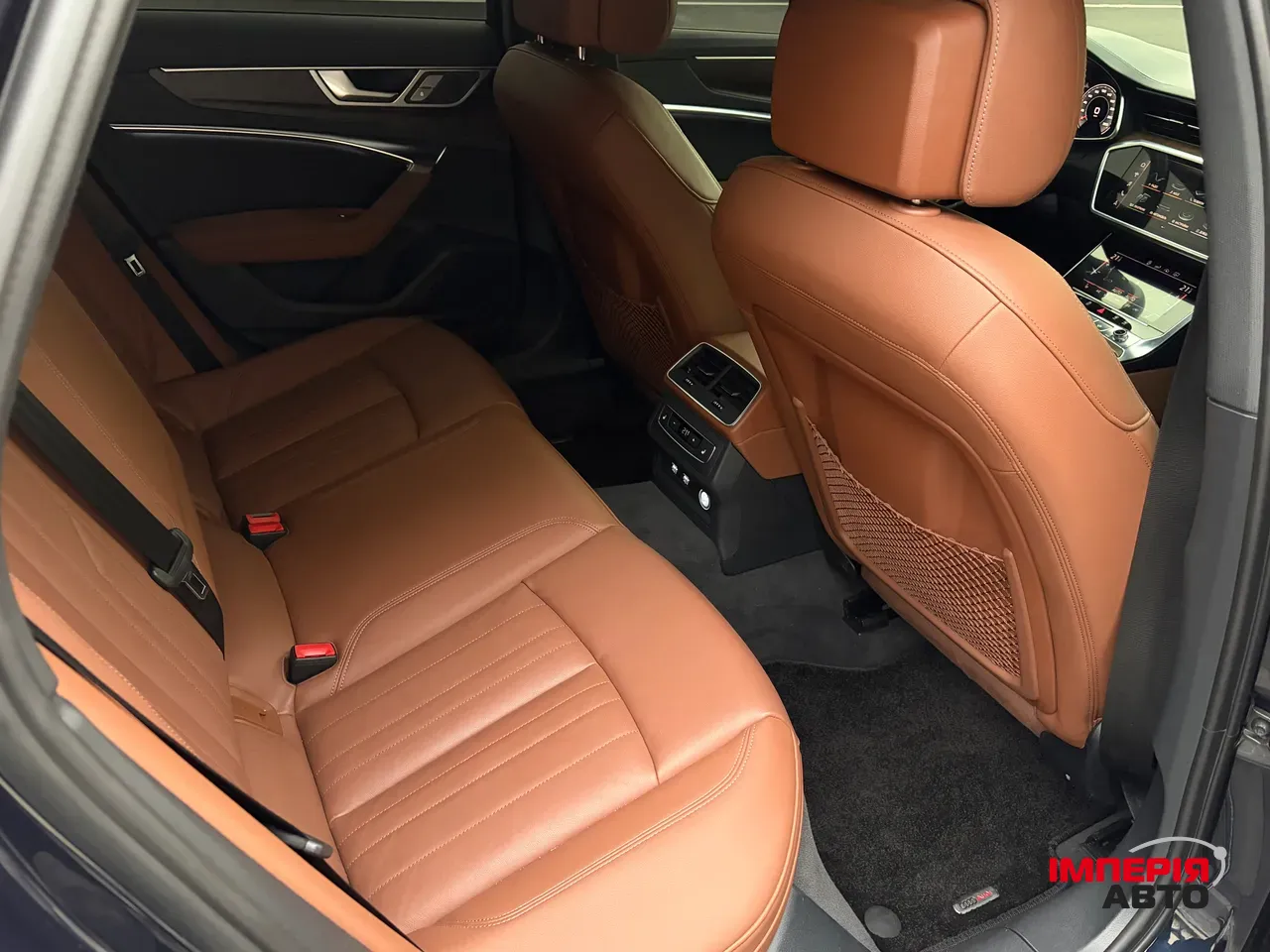 Audi A6 - фото 19