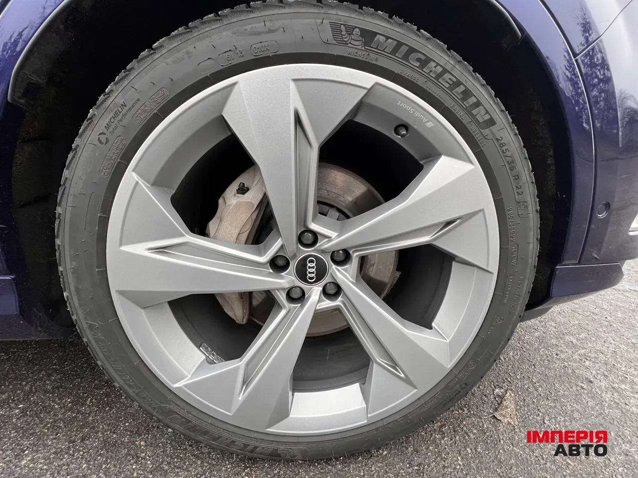 Audi Q7 - фото 17