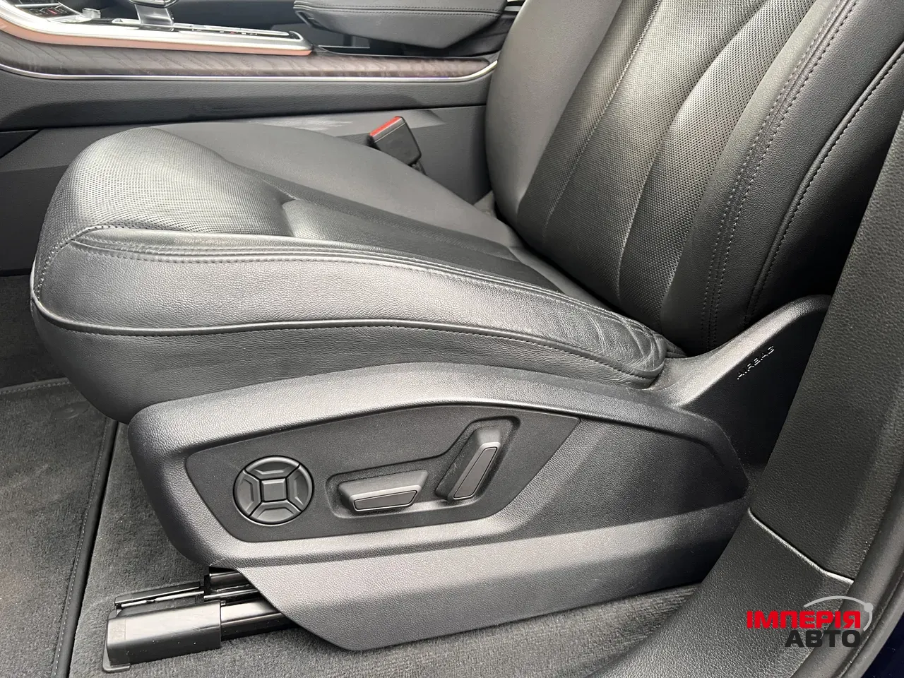 Audi Q7 - фото 50