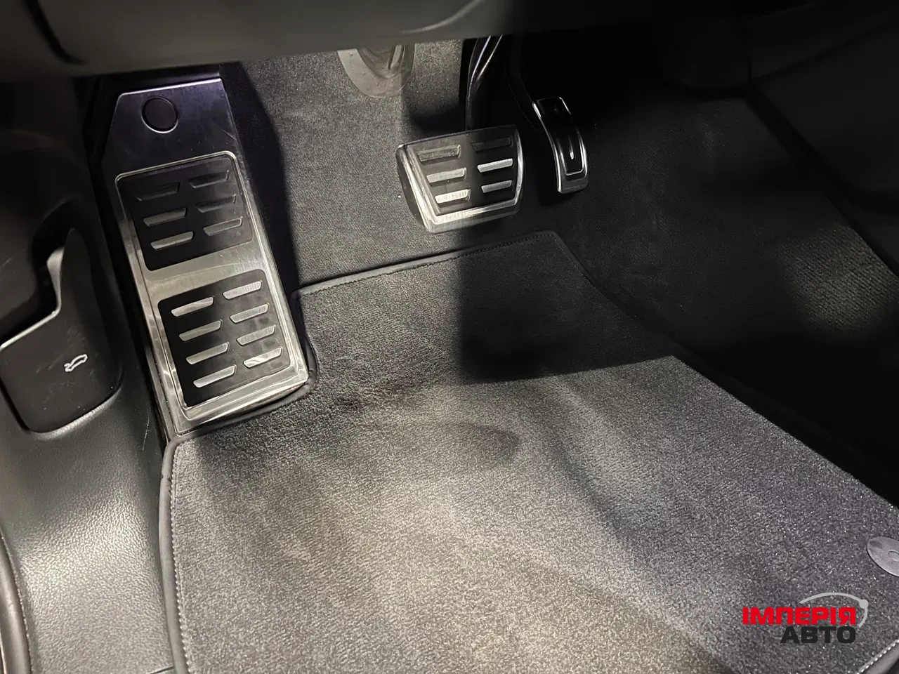 Audi Q7 - фото 42