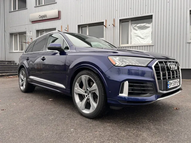 Audi Q7 - фото 1
