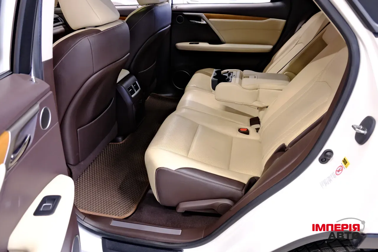 Lexus RX - фото 8