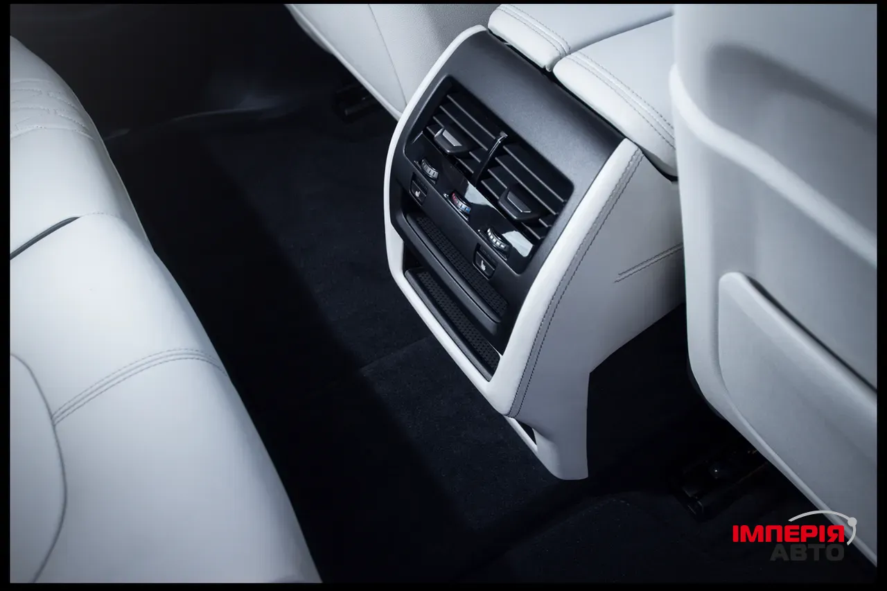 BMW X5 - фото 10