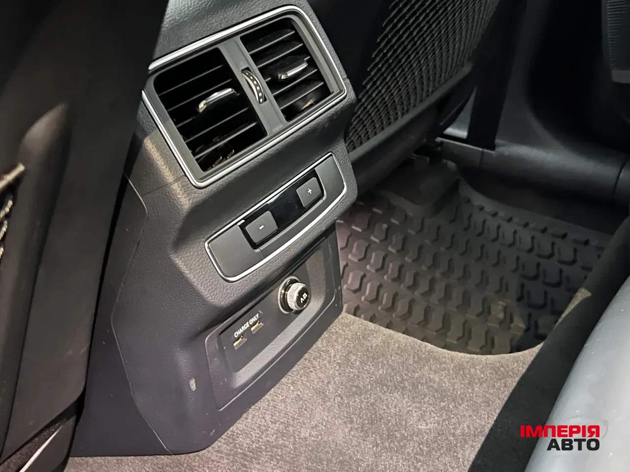 Audi SQ5 - фото 19