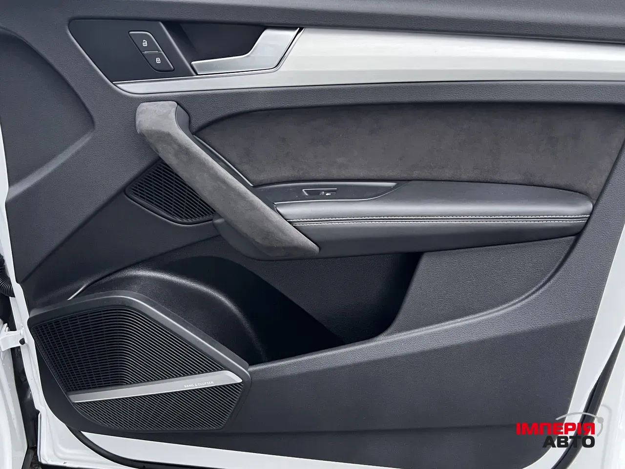 Audi SQ5 - фото 35