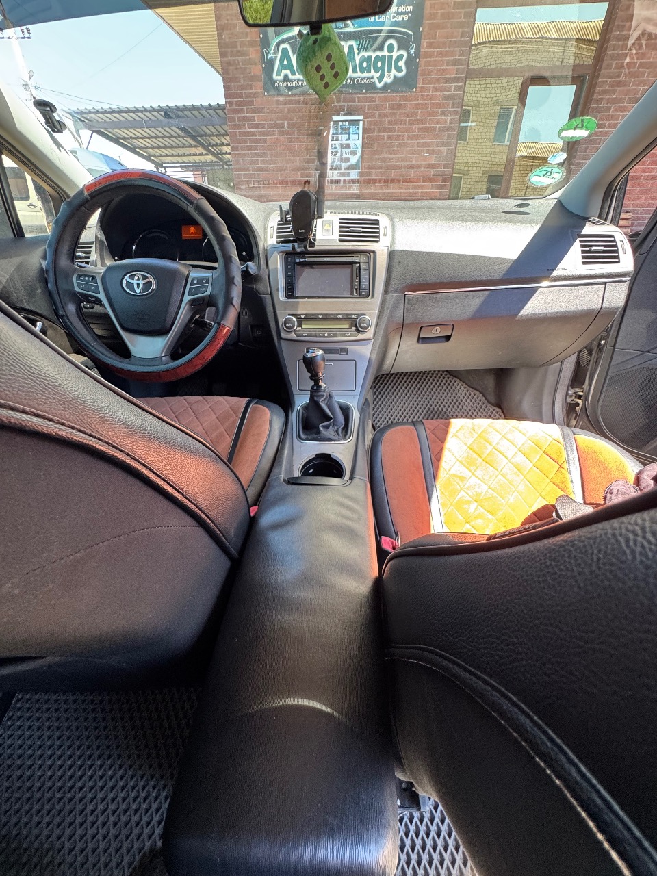 Toyota Avensis - фото 4