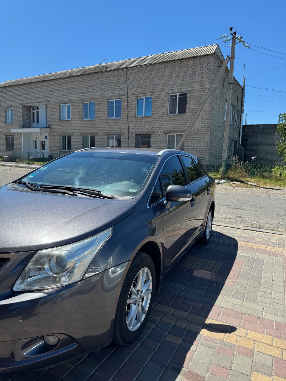 Toyota Avensis - фото 8