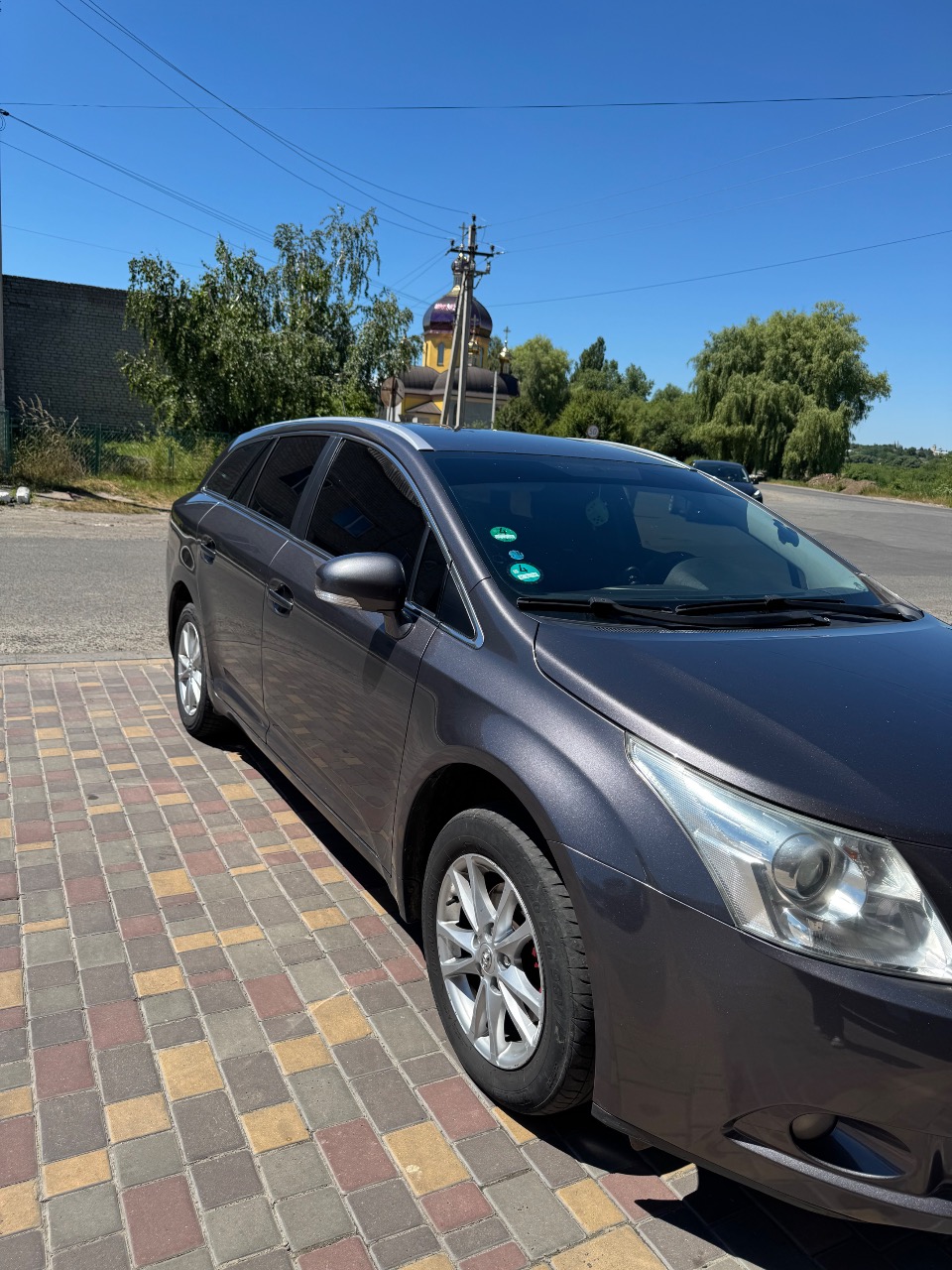 Toyota Avensis - фото 3