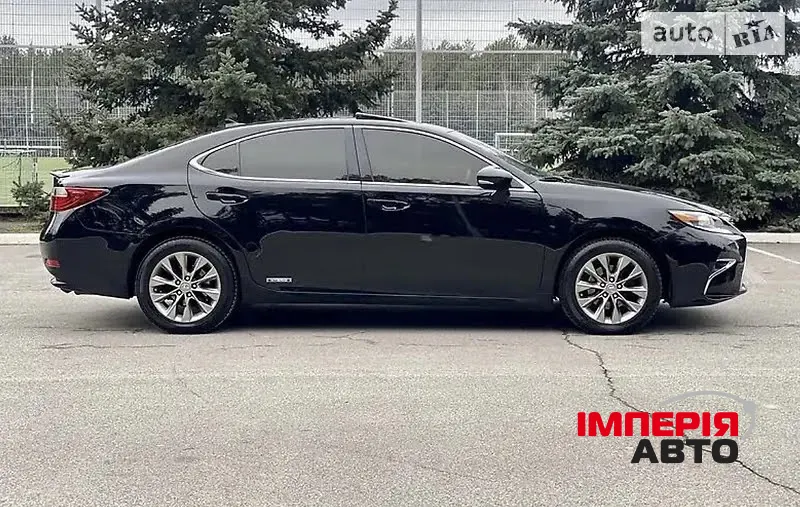 Lexus ES - фото 10