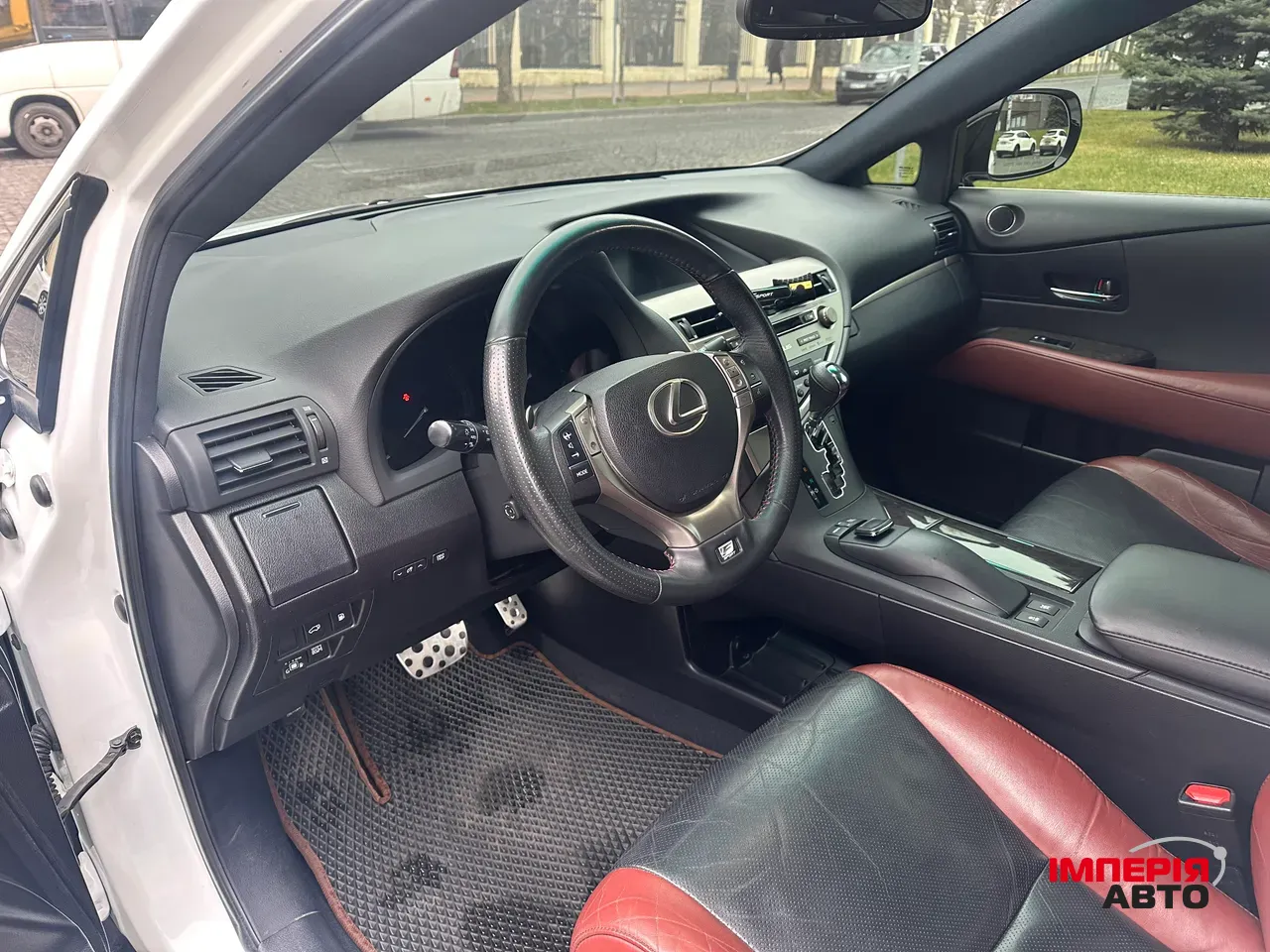 Lexus RX - фото 13