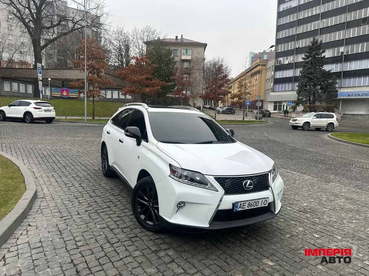 Lexus RX - фото 1