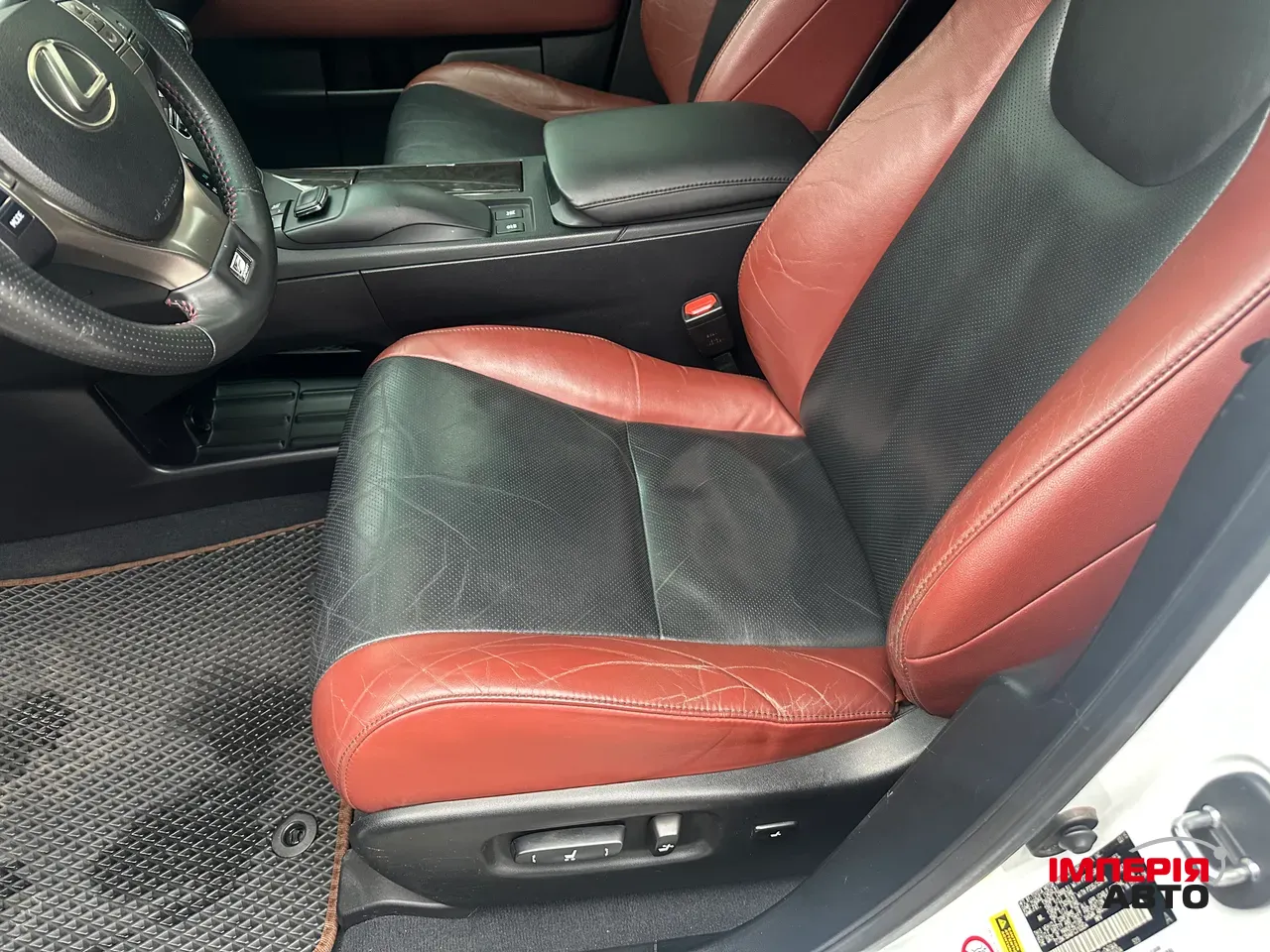 Lexus RX - фото 16