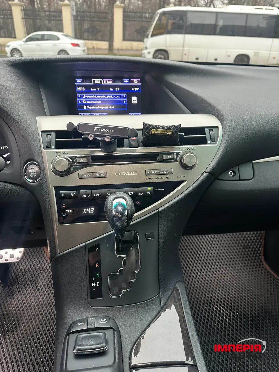 Lexus RX - фото 14