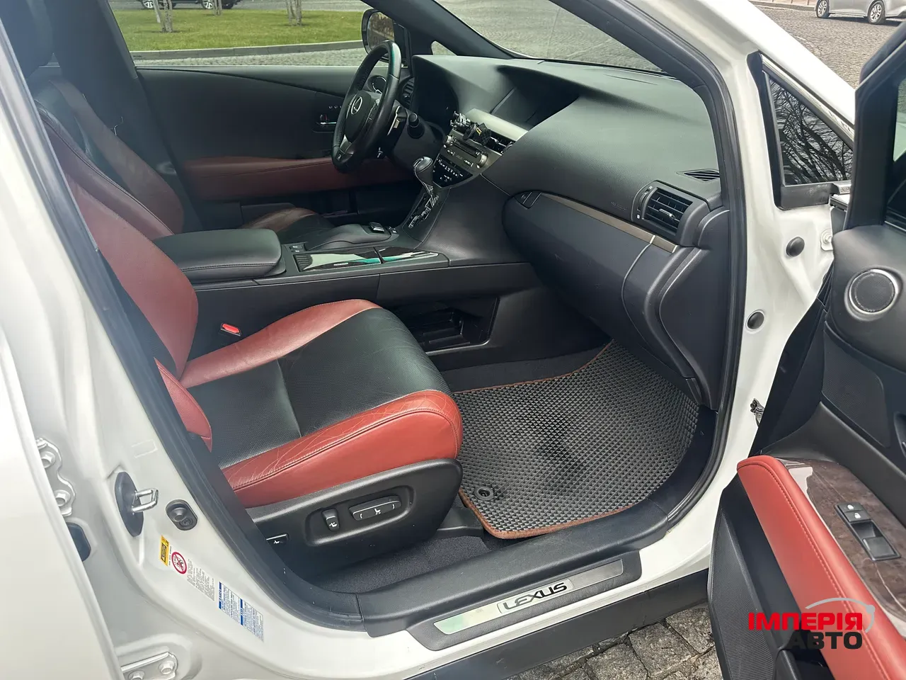 Lexus RX - фото 19