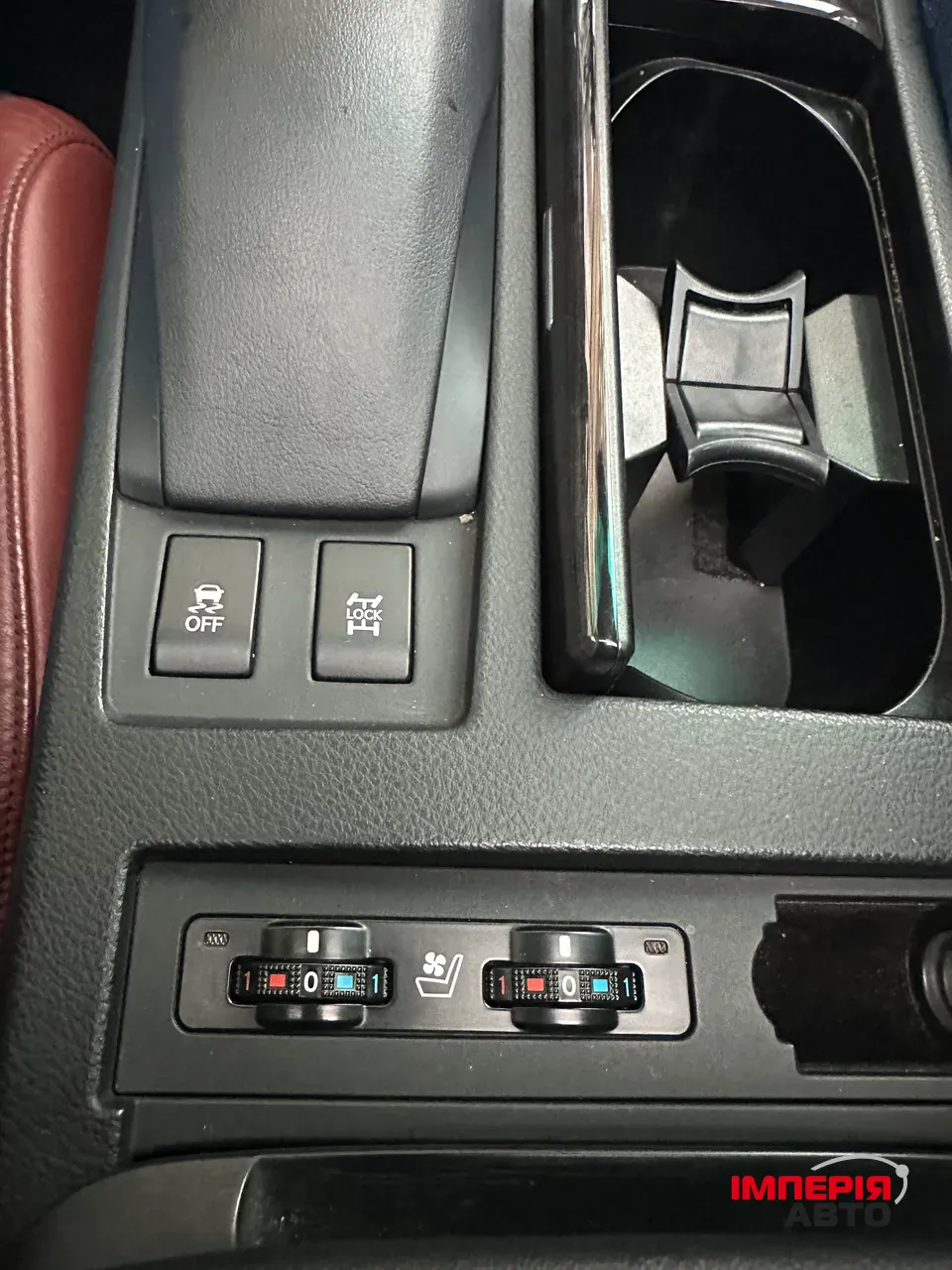 Lexus RX - фото 21