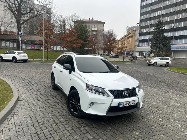 Lexus RX - фото 1
