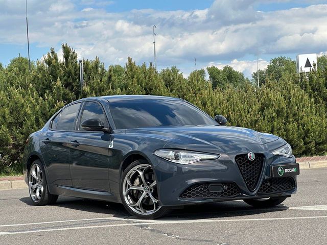 Alfa Romeo Giulia - фото 1