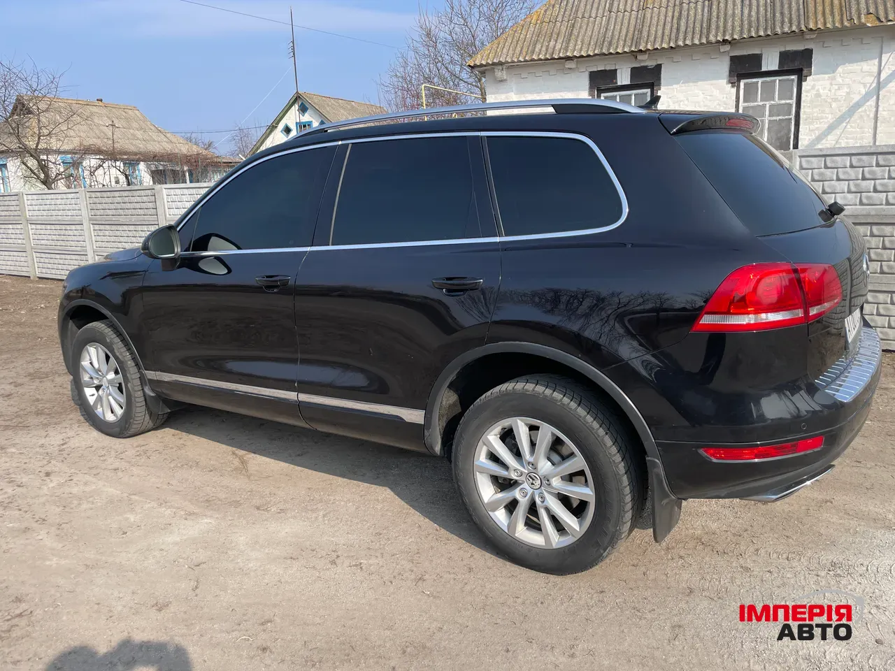 Volkswagen Touareg - фото 1
