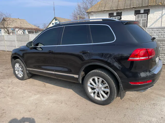 Volkswagen Touareg - фото 1