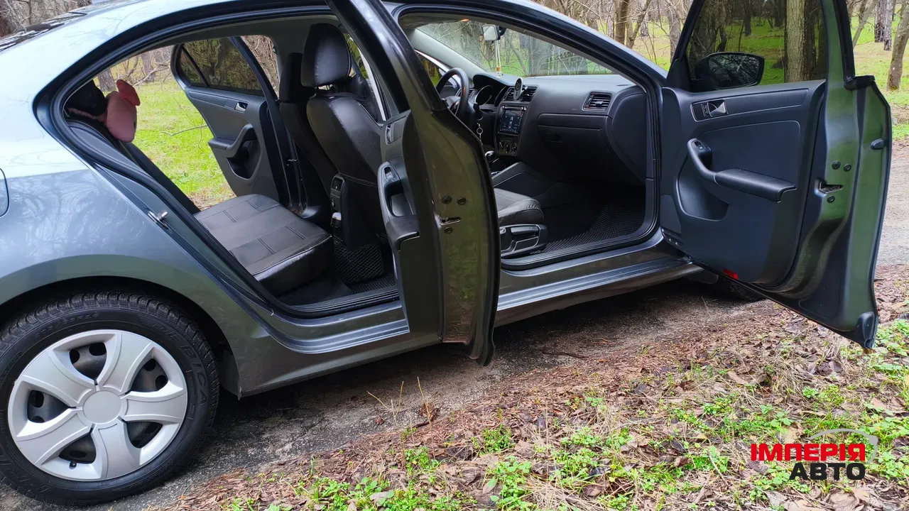 Volkswagen Jetta - фото 23