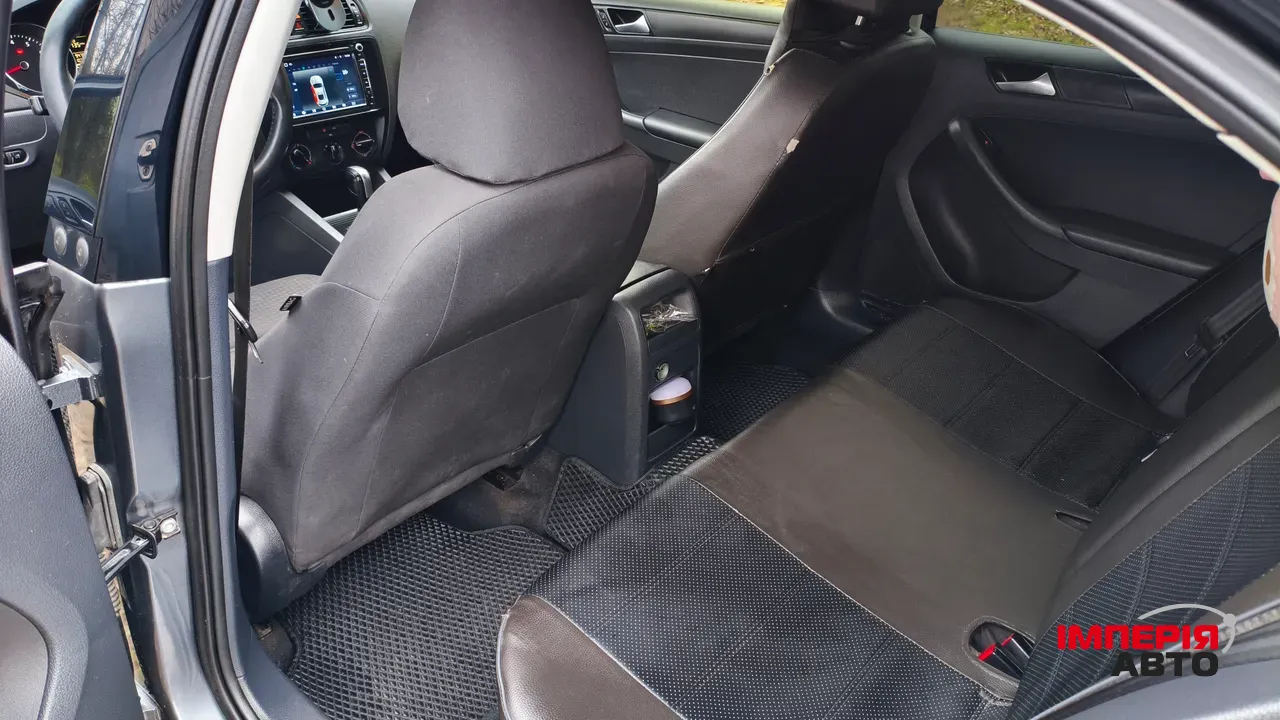 Volkswagen Jetta - фото 28
