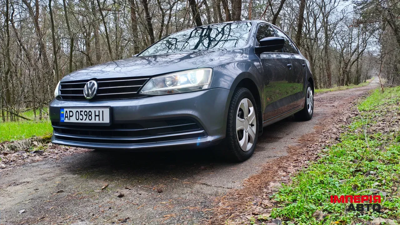 Volkswagen Jetta - фото 1
