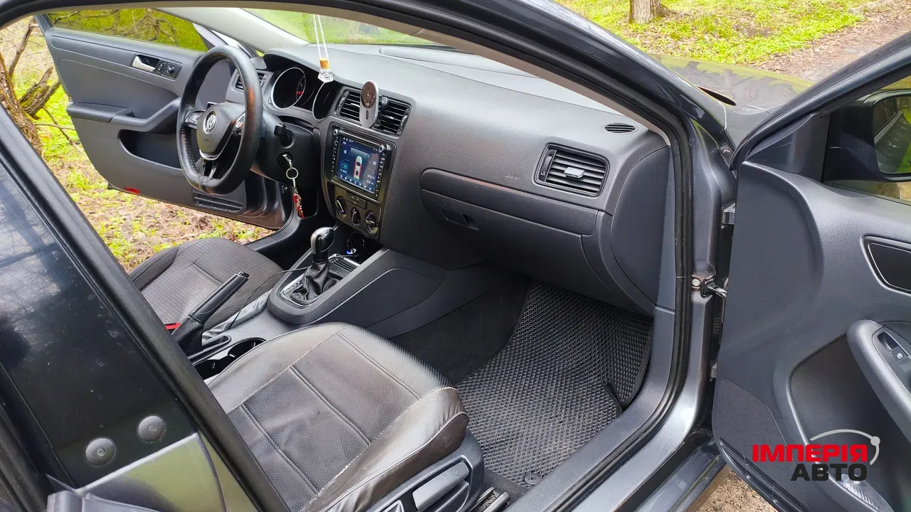 Volkswagen Jetta - фото 21