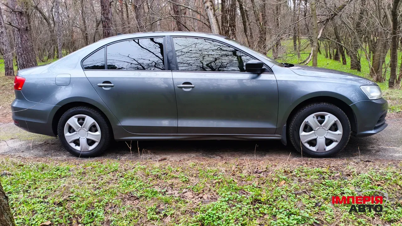 Volkswagen Jetta - фото 3
