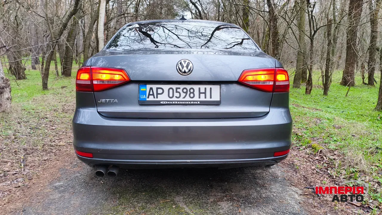 Volkswagen Jetta - фото 6