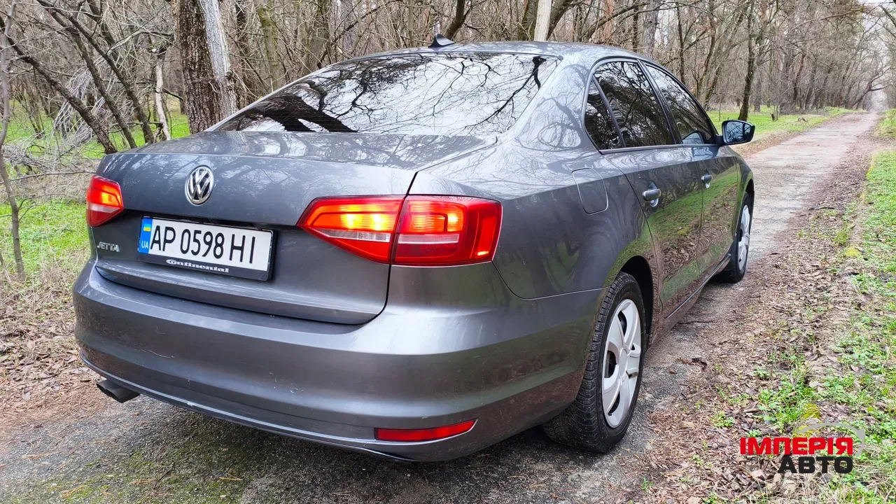 Volkswagen Jetta - фото 5