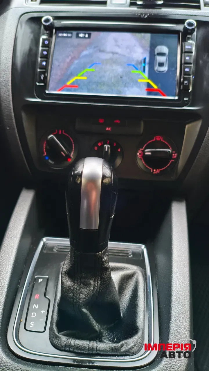 Volkswagen Jetta - фото 26