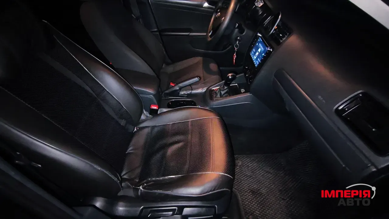 Volkswagen Jetta - фото 30