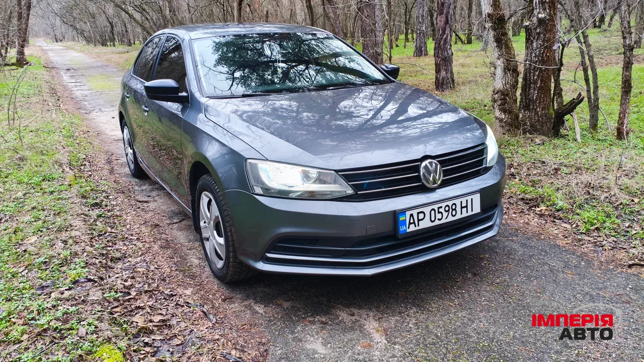 Volkswagen Jetta - фото 2