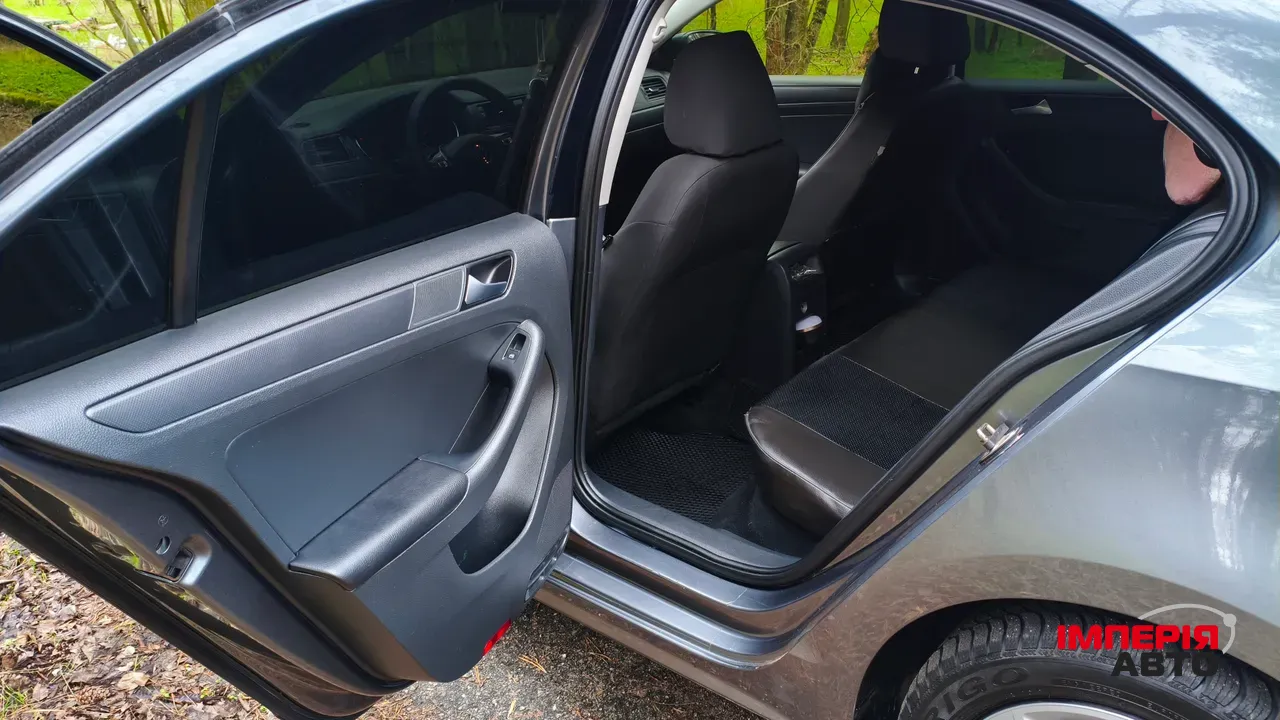 Volkswagen Jetta - фото 25