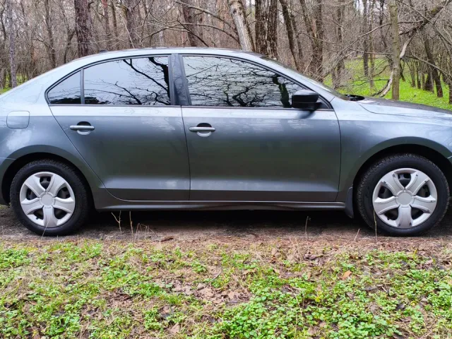 Volkswagen Jetta - фото 3