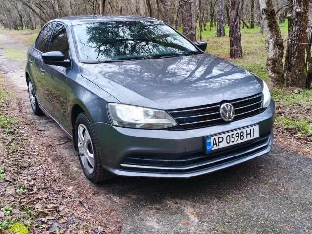 Volkswagen Jetta - фото 2