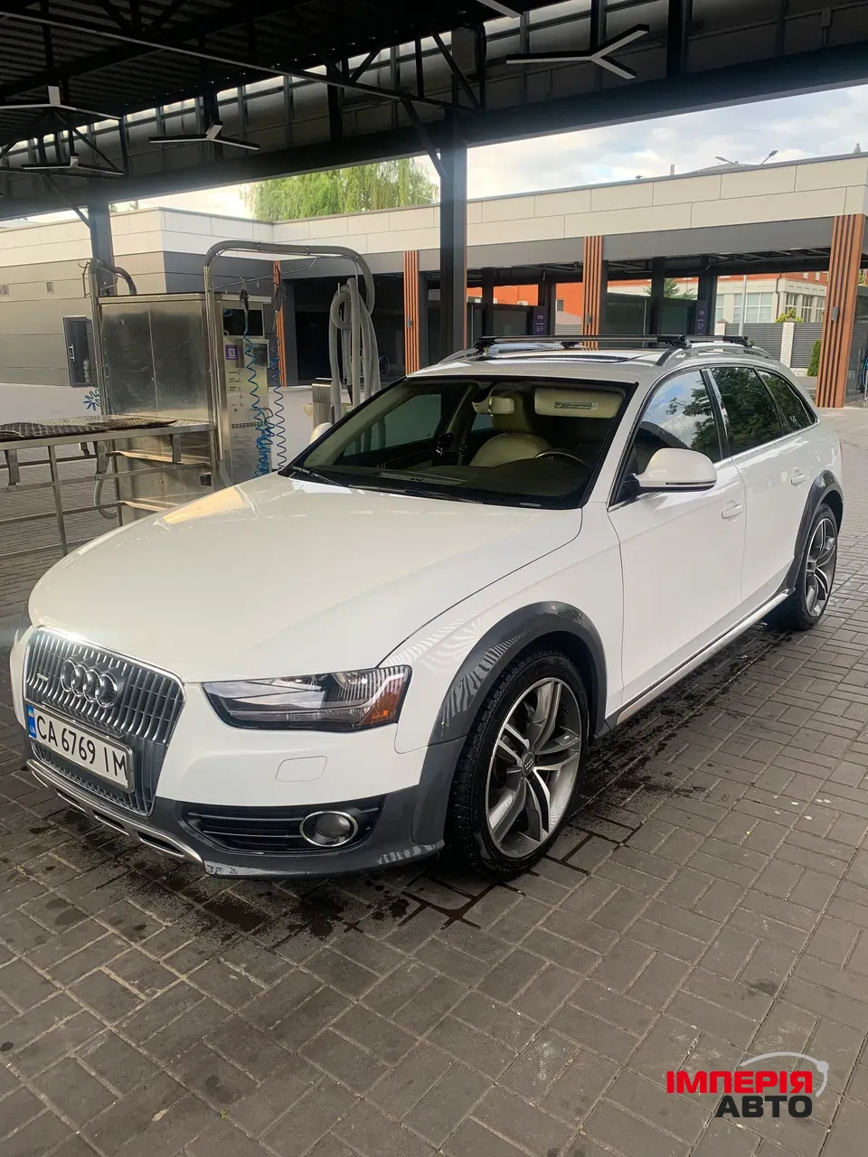 Audi A4 - фото 1