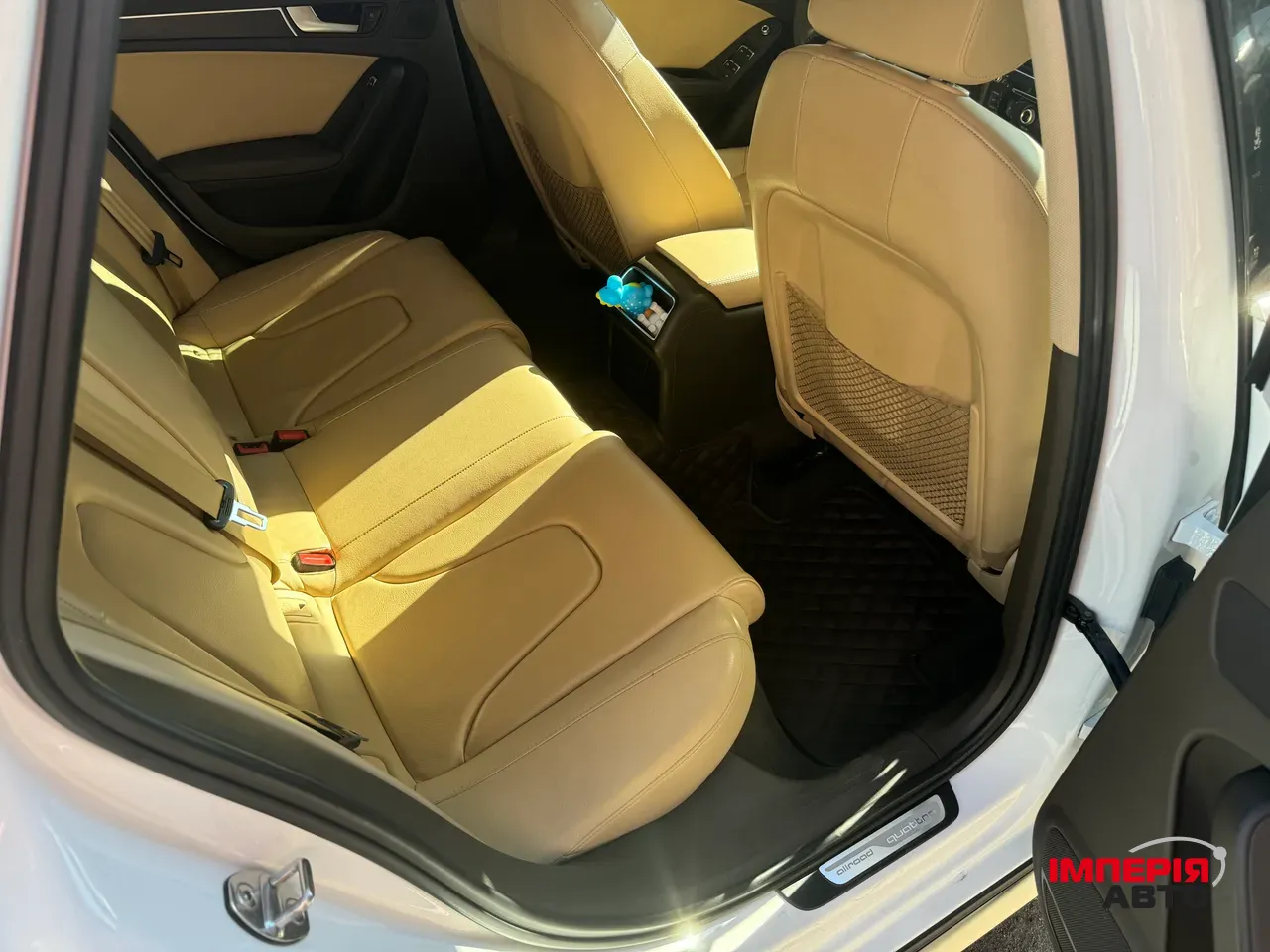 Audi A4 - фото 11