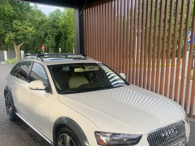 Audi A4 - фото 2