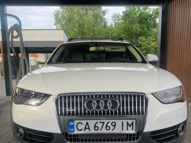 Audi A4 - фото 3