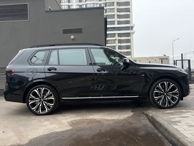 BMW X7 - фото 5