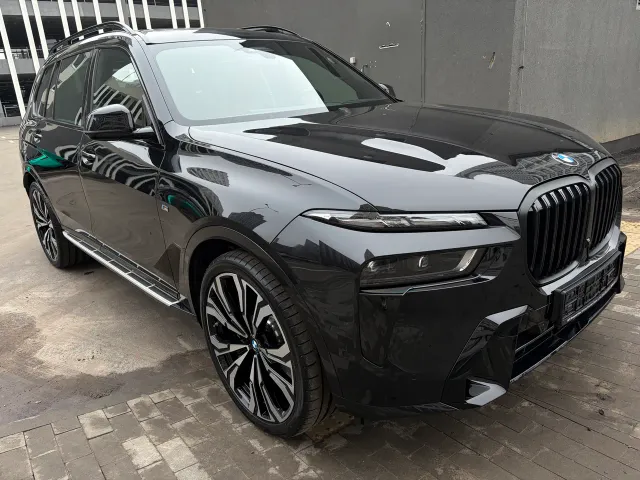 BMW X7 - фото 4