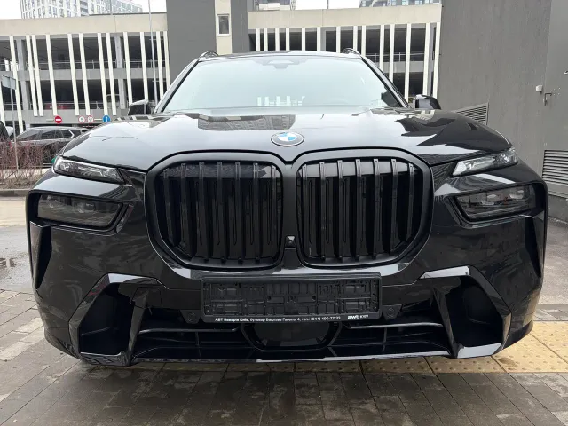 BMW X7 - фото 2