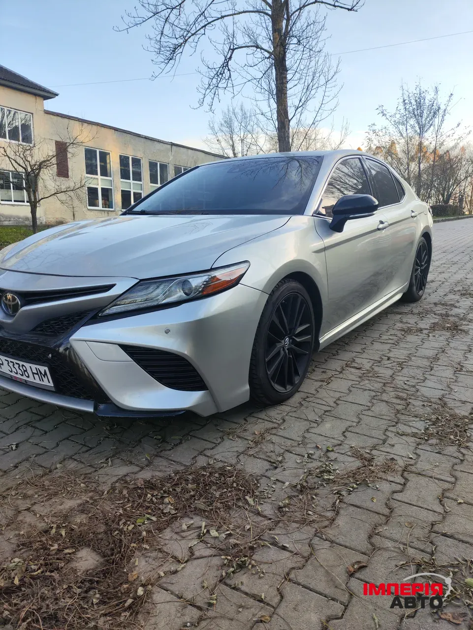 Toyota Camry - фото 1