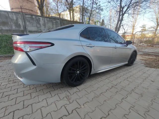 Toyota Camry - фото 2