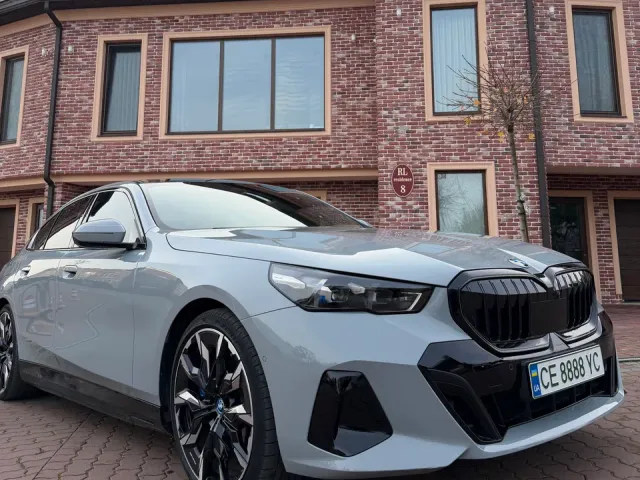 BMW i5 - фото 5