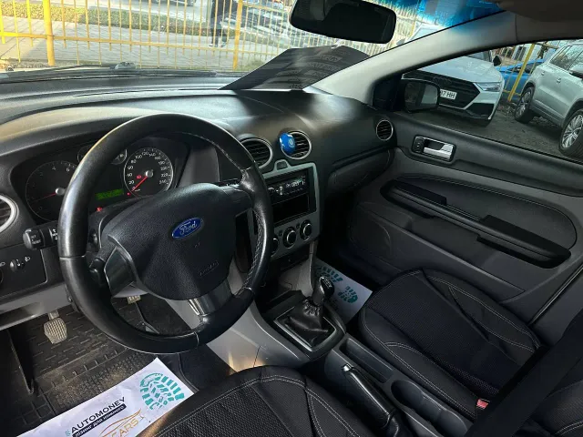 Ford Focus - фото 3